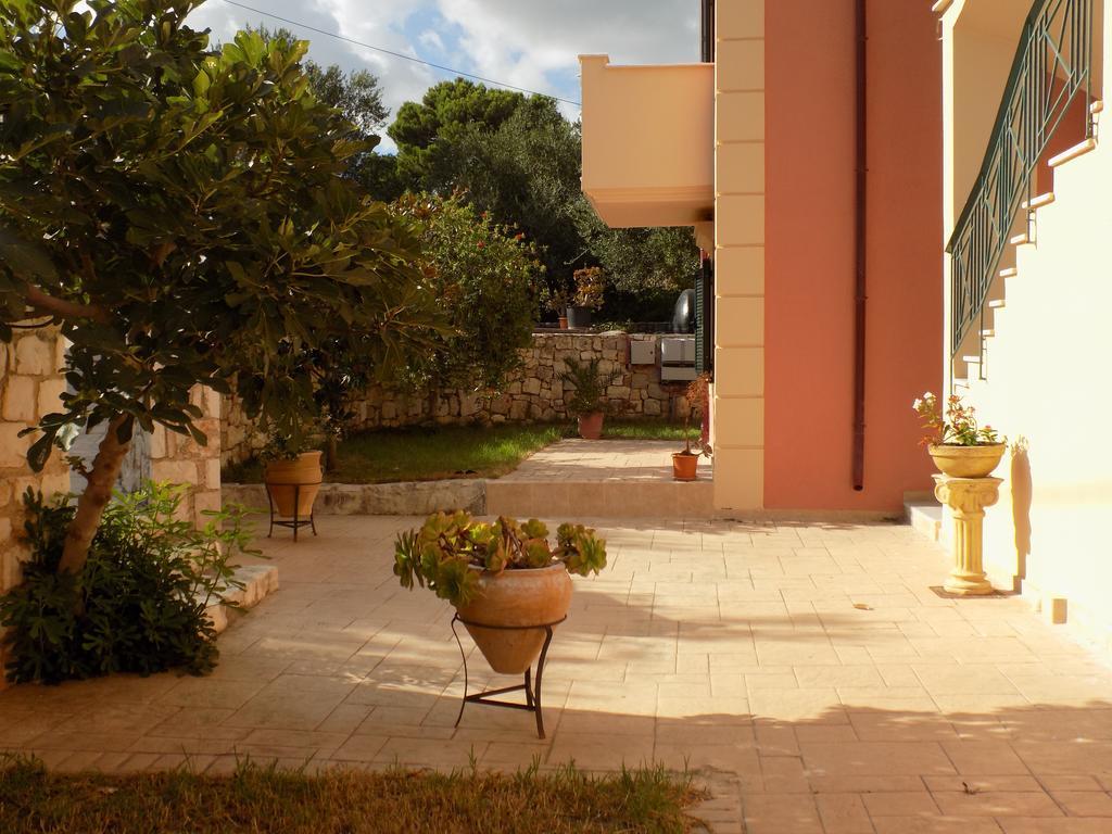 Kolona Apartments Lixouri Luaran gambar