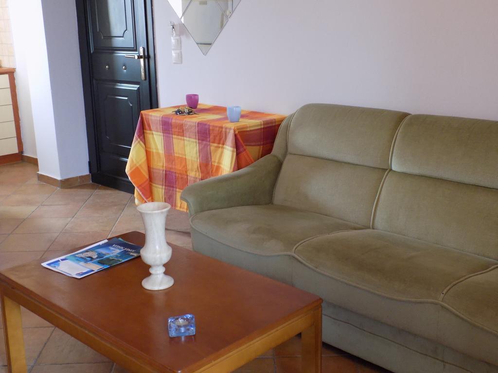 Kolona Apartments Lixouri Luaran gambar