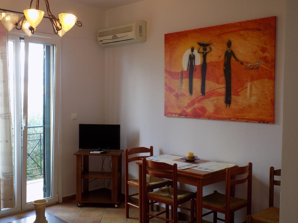 Kolona Apartments Lixouri Luaran gambar