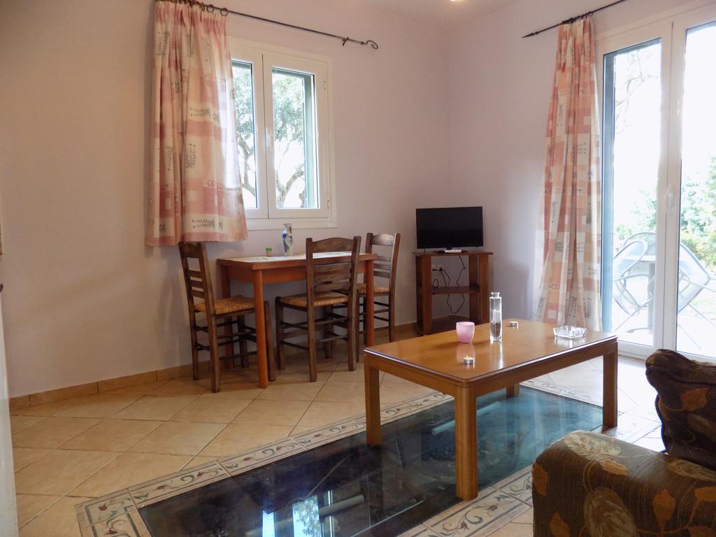 Kolona Apartments Lixouri Luaran gambar