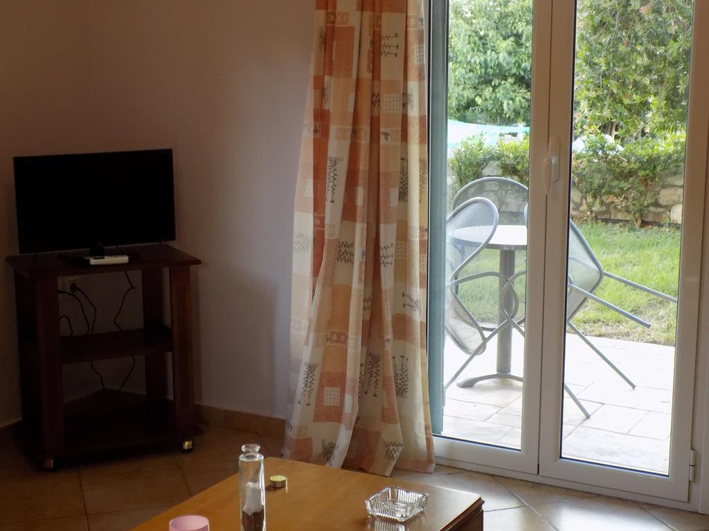 Kolona Apartments Lixouri Luaran gambar