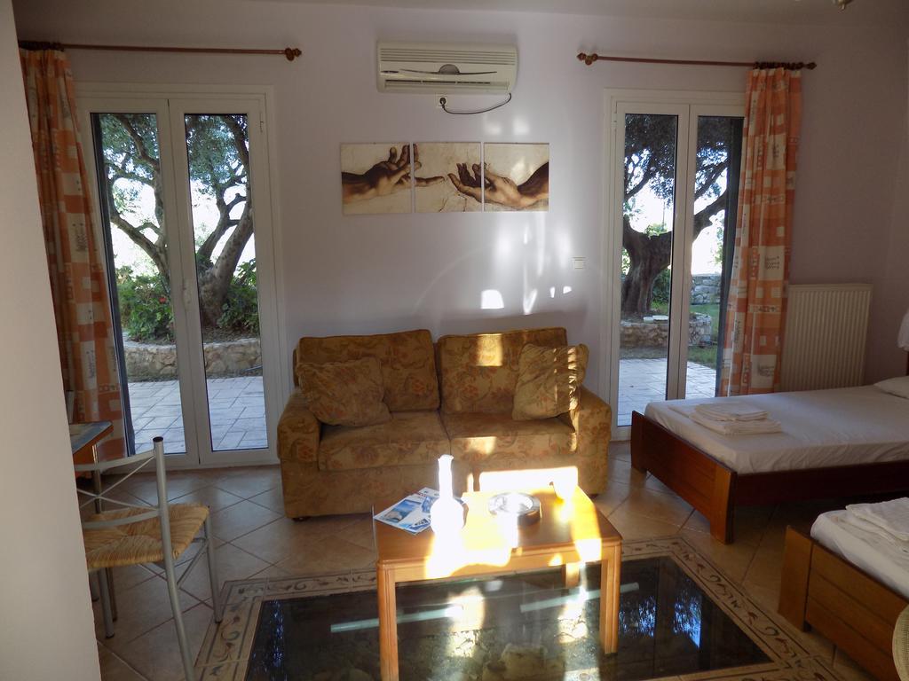 Kolona Apartments Lixouri Luaran gambar