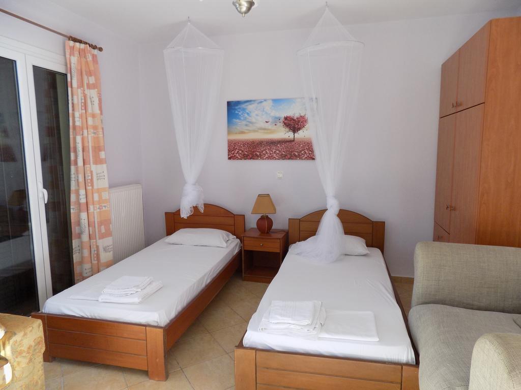 Kolona Apartments Lixouri Luaran gambar