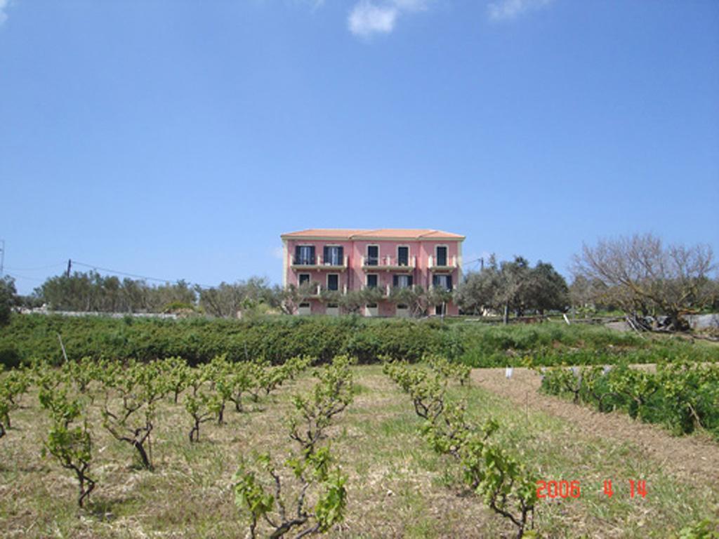 Kolona Apartments Lixouri Luaran gambar