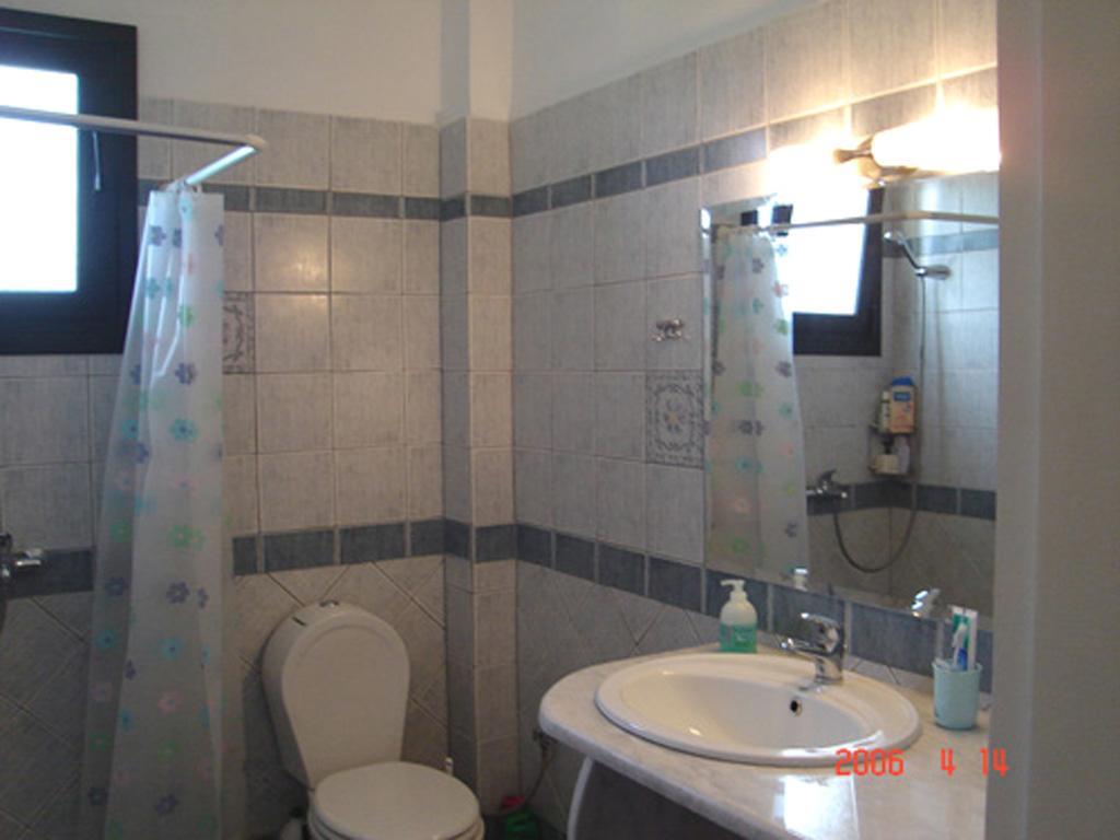 Kolona Apartments Lixouri Luaran gambar